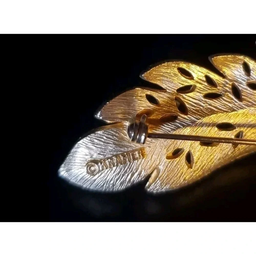 Vintage Kramer Goldtoned‎ Leaf Brooch With Green Agate And Pearl Accents 2 &1/2